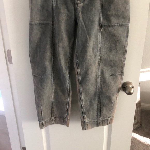 Anthropologie high waisted jeans - Picture 3 of 8